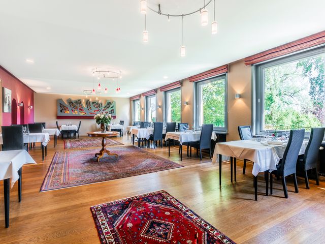 Maison Rouge Restaurant 